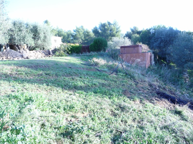 avant la création du gazon et de la restanque depierres sur saint cyr les lecques en région paca prés de toulon